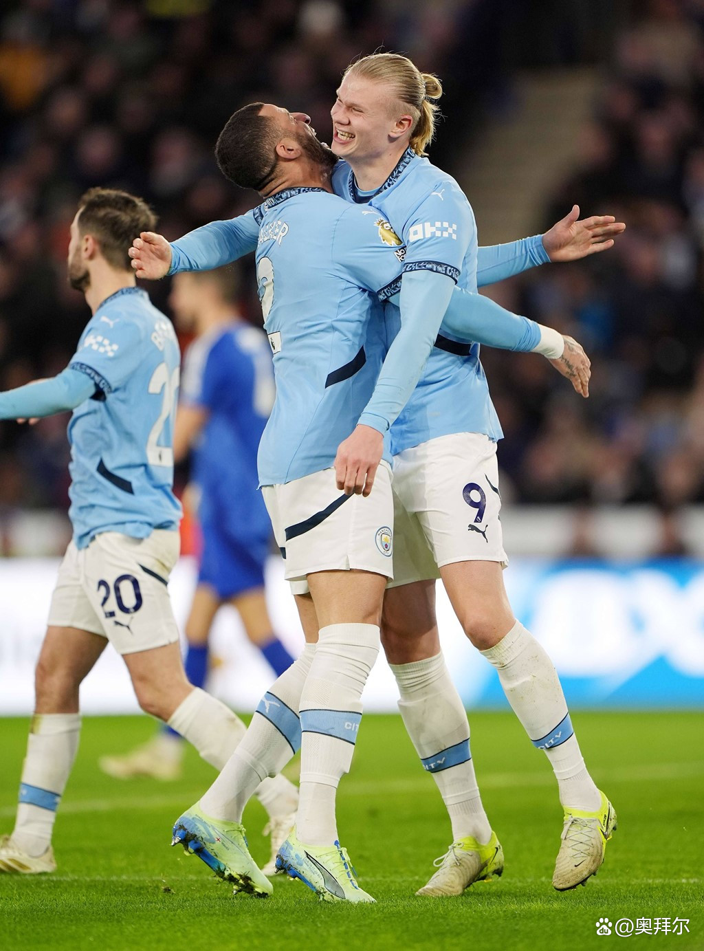 蜂鸟竞技-出色防守引发热议！，哈兰德在中国队比赛中战术调整比赛高潮迭起的简单介绍