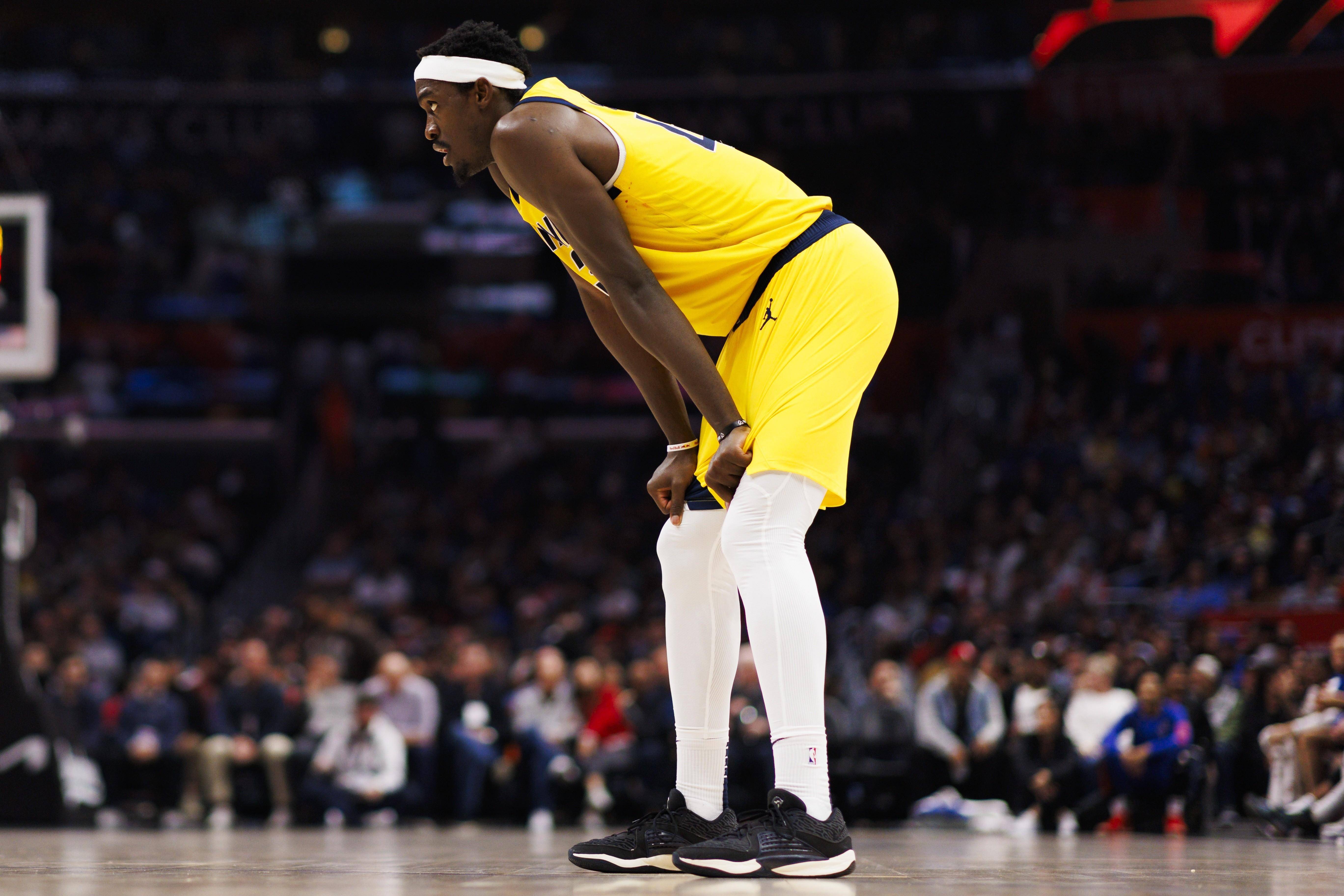 蜂鸟电竞-西亚卡姆在篮网比赛中出色防守，惊险取胜引发热议！的简单介绍